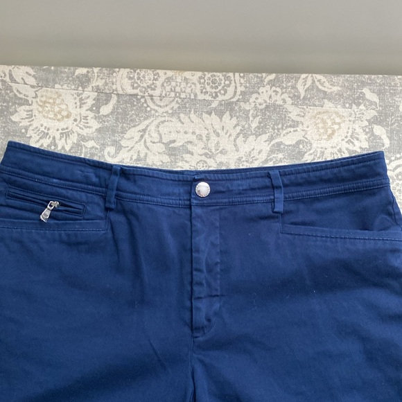 EUC 2 pair shorts - Picture 3 of 6